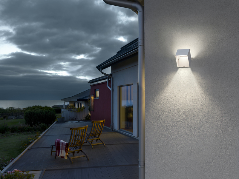 Eckige LED Außenwandleuchte PESCARA, Alu weiß, 300 Lumen, IP54