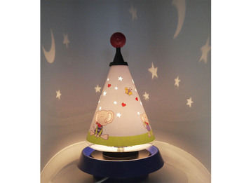 Tischlampe Carrousel LOLO LOMBARDO projiziert Mond und Sterne ins Kinderzimmer
