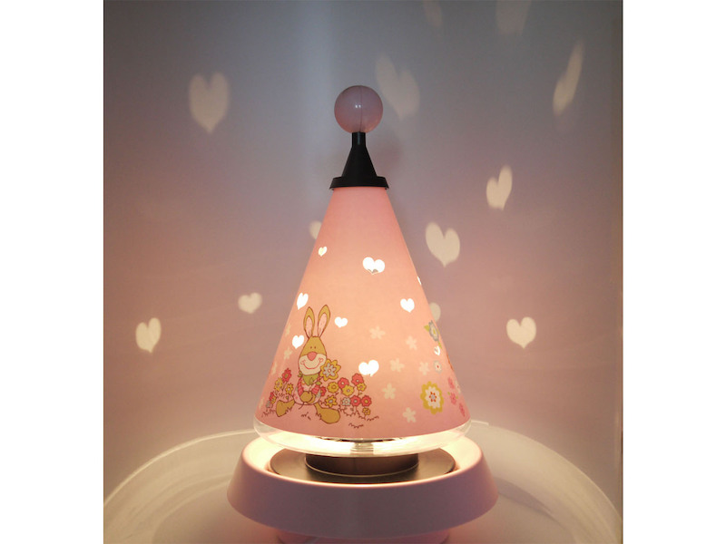 Tischlampe Kinderzimmer Carrousel projiziert süsse Herzen ins Kinderzimmer