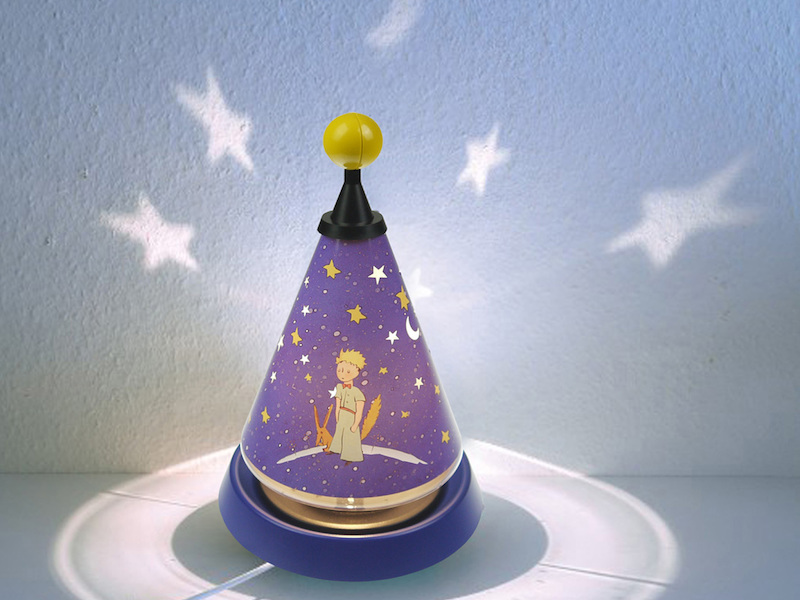 Tischlampe Carrousel KLEINER PRINZ projiziert Mond und Sterne ins Kinderzimmer