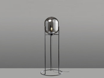 Kleine Stehlampe REGI Tripod mit Rauchglas Glaskugel - Höhe 97cm