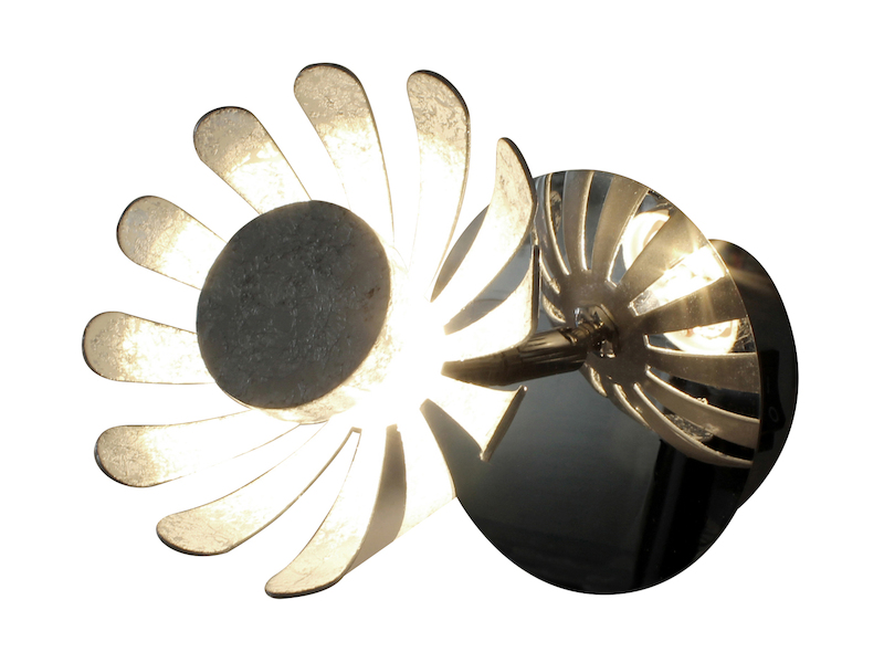 Einflammige LED Wandleuchte BLOOM aus Metall in Blattsilber mit Blumen Motiv