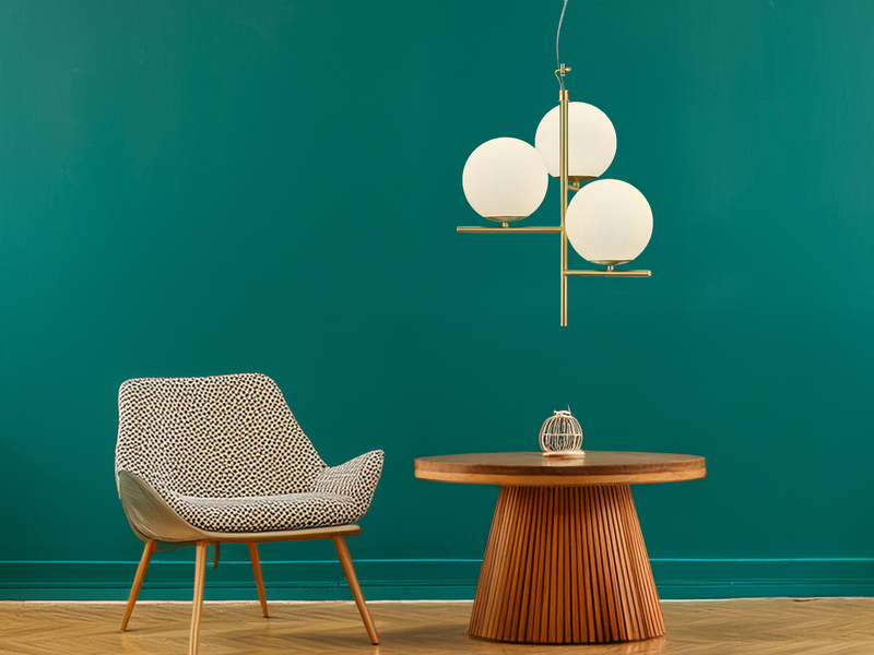 Pendelleuchte PURE 3-flammig in Messing mit Glaskugeln aus Opalglas, Ø 40cm