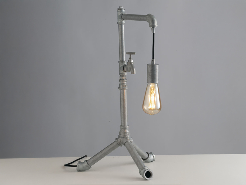 Große LED Tischleuchte in Wasserrohr Optik, Grau antik, Höhe 61cm