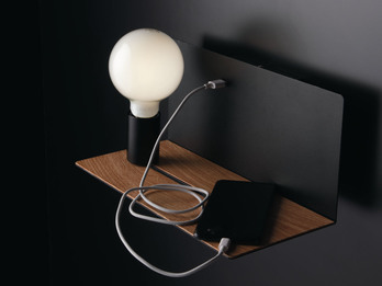 LED Wandleuchte Schwarz mit USB Ladefunktion & Ablage - Glühbirne verstellbar