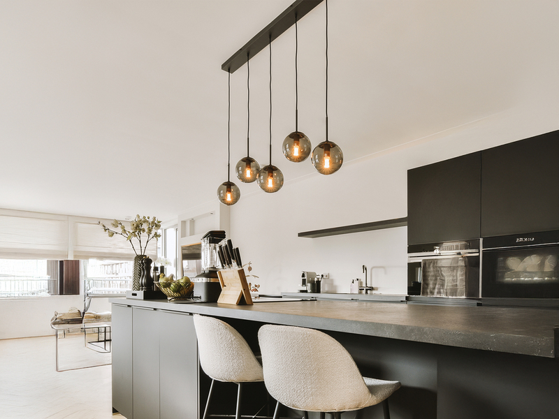 LED Pendelleuchte 5-flammig mit Rauchglas Kugeln, Breite 100cm