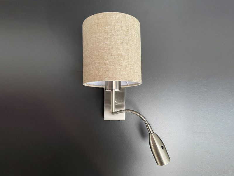 Kleine LED Wandleuchte mit Leselampe & Schalter, Silber & Stoff Beige, Ø 16cm