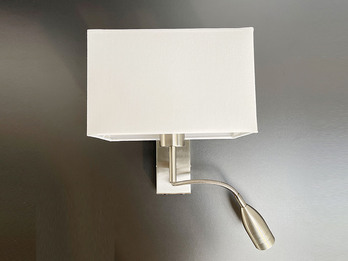 Kleine Wandleuchte DREAM mit LED Leselampe & Stoffschirm Weiß eckig 25cm