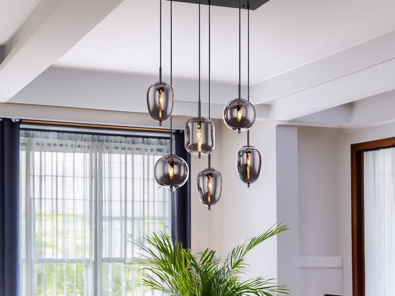 Pendelleuchte BLACKY mit 6 Rauchglaskugeln Metall Schwarz, Breite 80cm