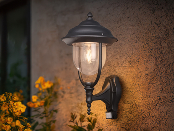 Große LED Außenwandleuchte im Landhausstil Schwarz mit Bewegungsmelder Höhe 48cm
