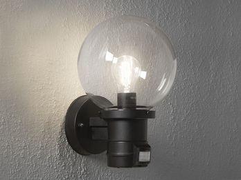 LED Außenwandleuchte mit Bewegungsmelder, Schwarz mit Glas Kugel Ø 20cm