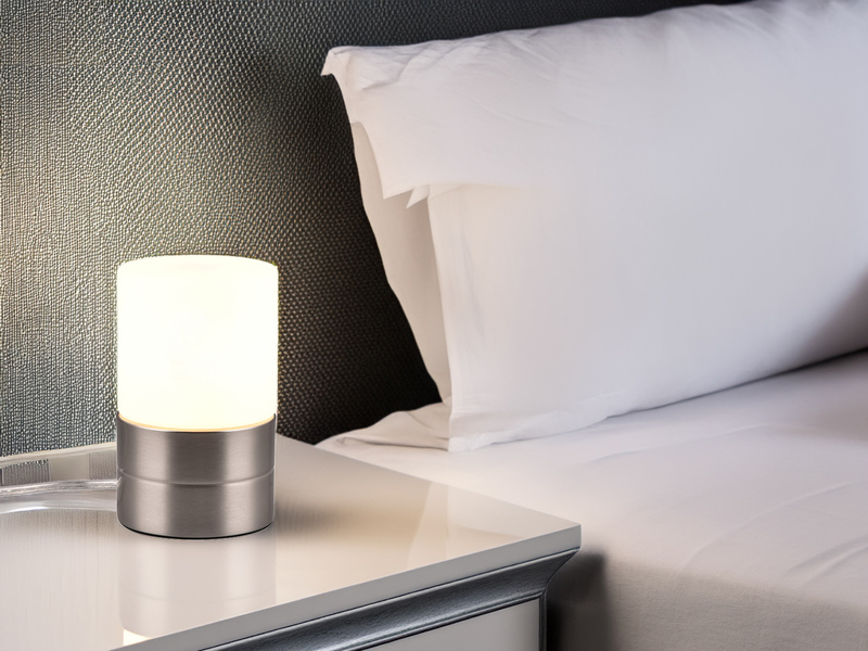 Kleine LED Tischleuchte per touch dimmbar, Silber mit Glasschirm, Höhe 15cm