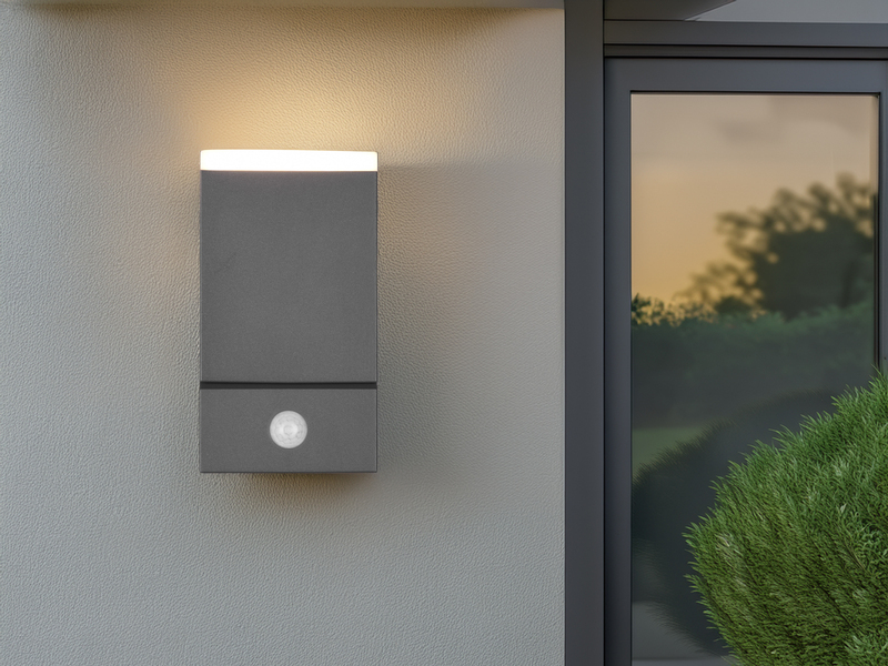Schwenkbare LED Außenwandleuchte AVON mit Bewegungsmelder, H: 16cm