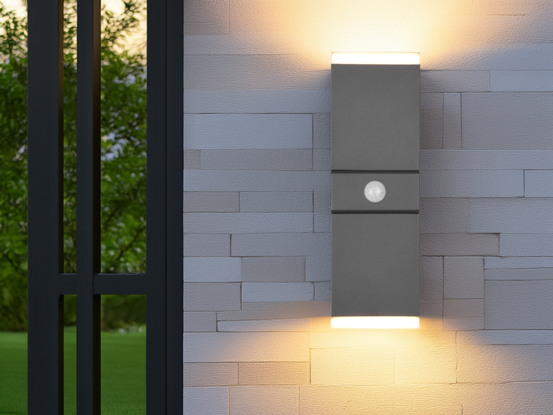 Schwenkbare LED Außenwandleuchte AVON mit Bewegungsmelder, H: 28cm