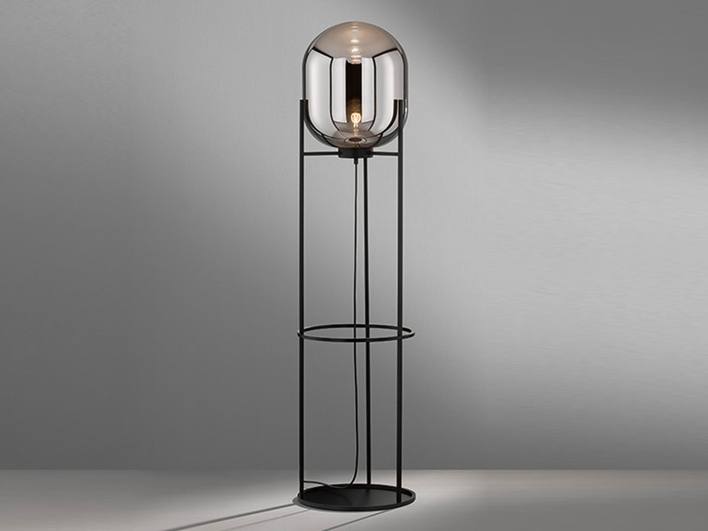 LED Stehlampe Dreibein Tripod mit Rauchglas Glaskugel - Höhe 135cm