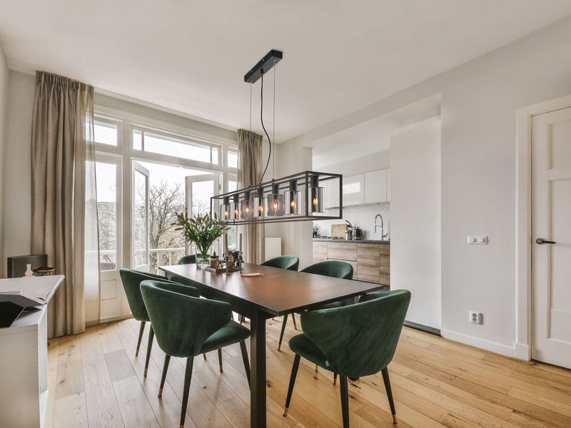 LED Pendelleuchte 7-flammig Schwarz lang mit Rauchglas, Breite 130cm