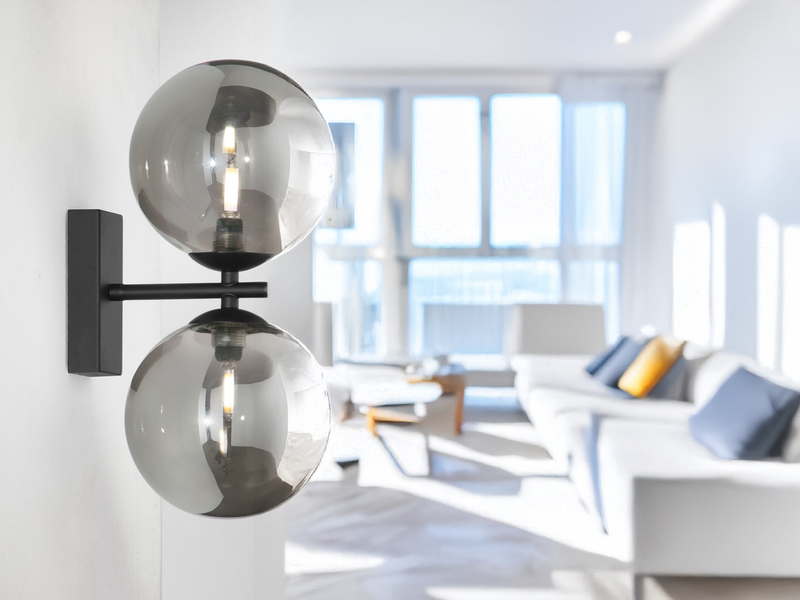 LED Wandleuchte in Schwarz mit Glaskugeln Rauchglas, Höhe 34cm