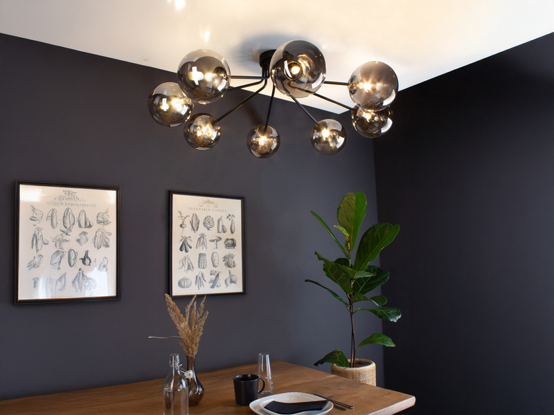 LED Deckenleuchte Schwarz mit 8 Glaskugeln Rauchglas, Breite 88cm