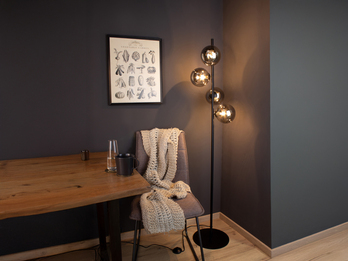 Ausgefallene LED Stehlampe mehrflammig Schwarz - Glaskugeln Rauchglas, H: 160cm