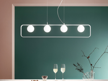 Pendelleuchte ROXY 4-flammig Weiß mit Glaskugeln in Opalweiß, Breite 100cm