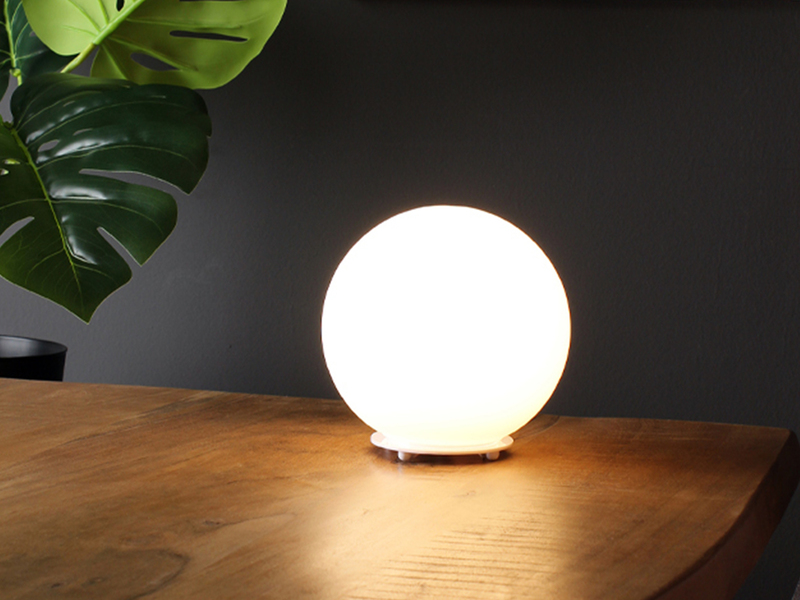 Kleine Tischleuchte CITY Glaskugel Lampenschirm in Opalweiß, Ø 15cm