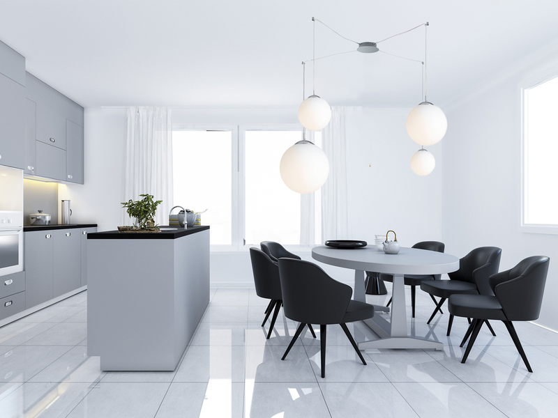 Große Pendelleuchte CITY 4 flammig & Glaskugeln Opal Weiß, bis 250cm lang
