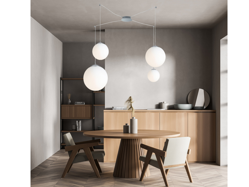 Pendelleuchte CITY 4 flammig mit Glaskugeln Opalweiß, Abhängung bis 250cm