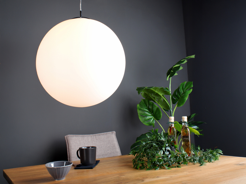 LED Pendelleuchte einflammig Glaskugel Opalweiß, Ø 45cm