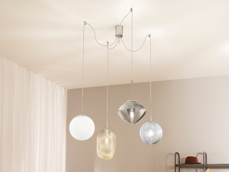 Pendelleuchte GREENWICH mit 4 Relief Glas Lampenschirmen, Höhe 166cm