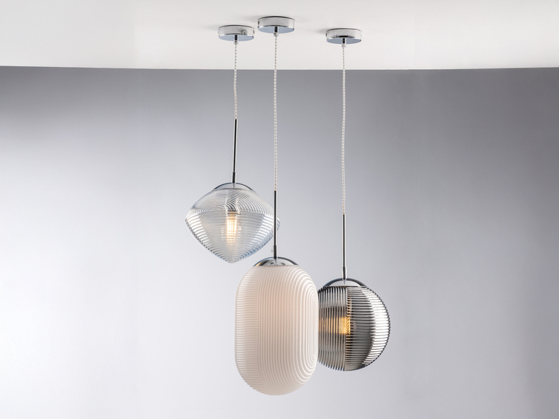 LED Pendelleuchte einflammig mit Relief Glasschirm in Blau, Ø 26cm