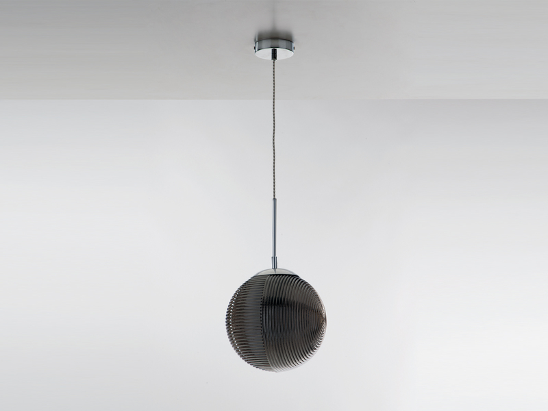 LED Pendelleuchte einflammig mit Relief Glaskugel aus Rauchglas, Ø 25cm