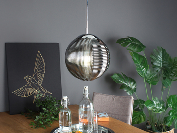 LED Pendelleuchte einflammig mit Relief Glaskugel aus Rauchglas, Ø 25cm