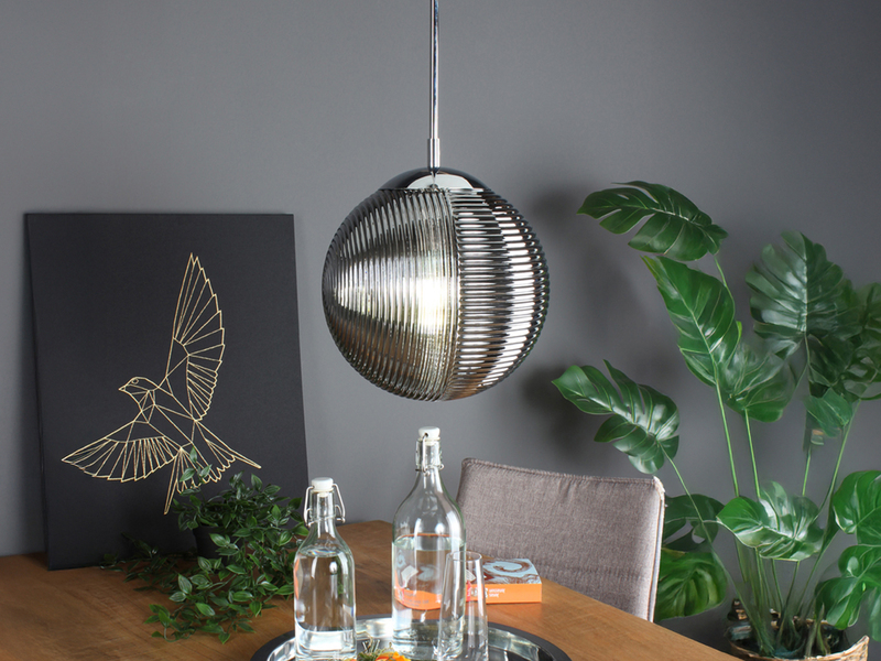 LED Pendelleuchte einflammig mit Relief Glaskugel aus Rauchglas, Ø 25cm