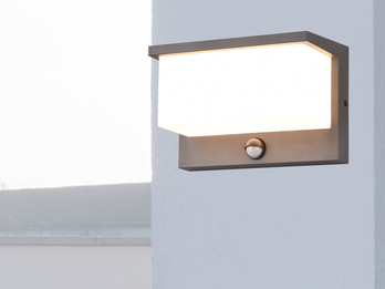 LED Außenwandleuchte NESTOS mit Bewegungsmelder, Breite 23cm