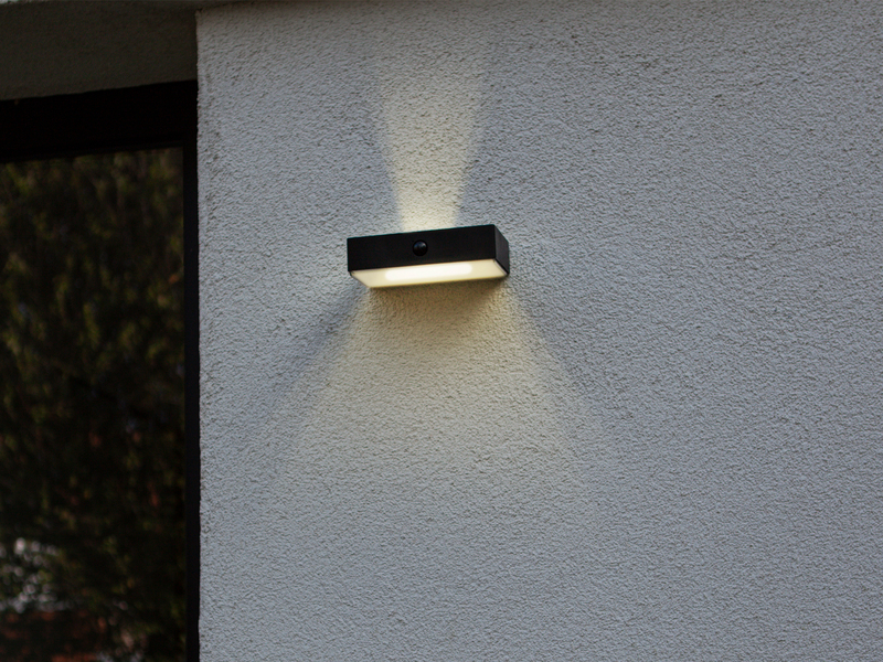 LED Solar Wandleuchte 2er SET Up and Down, Bewegungsmelder, per App steuerbar