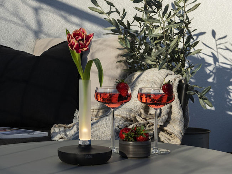 LED Außentischleuchte und Blumenvase BIARRITZ mit Akkubetrieb, Schwarz Höhe 20cm
