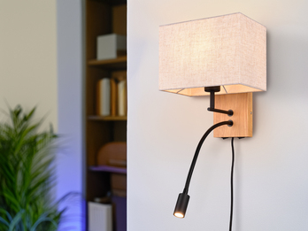 LED Wandleuchte mit Leselampe & Stecker, Stoffschirm Beige, Höhe 30cm