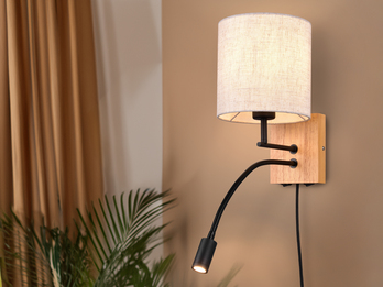 LED Wandlampe mit Leselampe Schalter & Stecker, Holz mit Stoffschirm H: 30cm