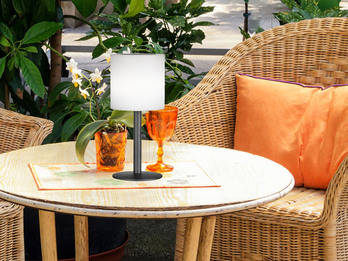 RGB Tischlampe LESINA mit Fernbedienung, per Solar & USB aufladbar, Höhe 30cm