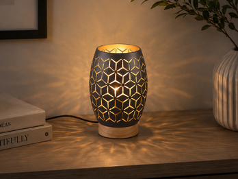 Kleine Tischlampe Schwarz Gold mit Dekorstanzung, Holzfuß & E27 LED, Höhe 21cm