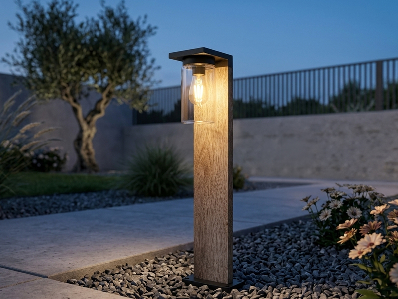 Wegeleuchte aus Aluminium Holzoptik mit E27 LED & Glasschirm, Höhe 65cm