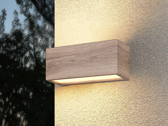 LED Up Down Außenwandleuchte aus Aluminium in Holzoptik, Breite 25cm