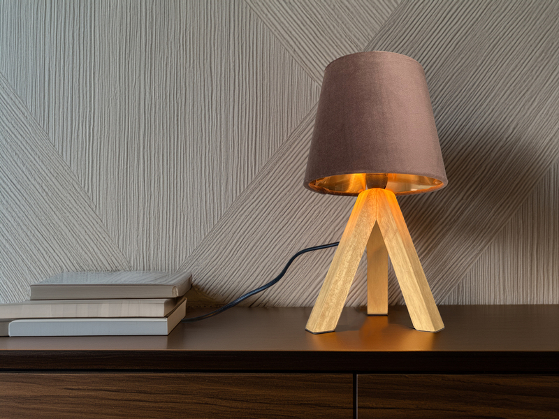 Tischlampe mit Dreibein aus Holz, Samtschirm Braun Gold, Höhe 27cm