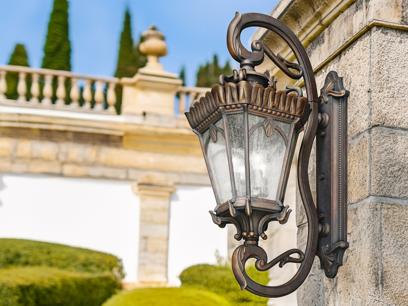 Extra große antike LED Außenwandleuchte stehend Bronzefarbig, Höhe 117cm