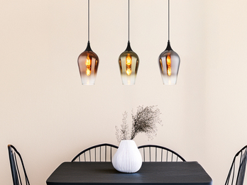 Ausgefallene LED Pendelleuchte mit drei bunten Glasschirmen, B 83cm