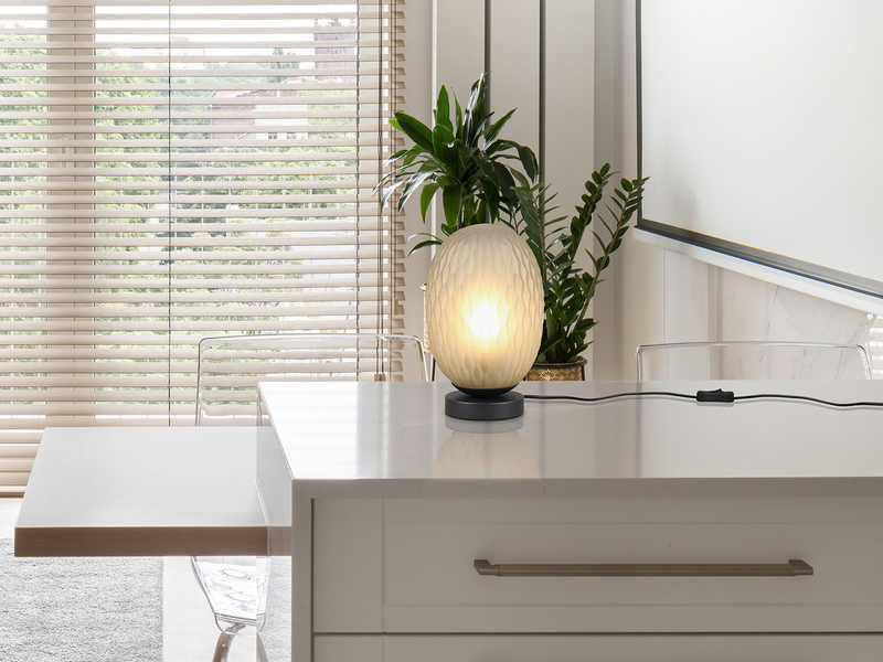 Tischleuchte FACETTE mit ovalem Glas Lampenschirm Grün, Höhe 28cm