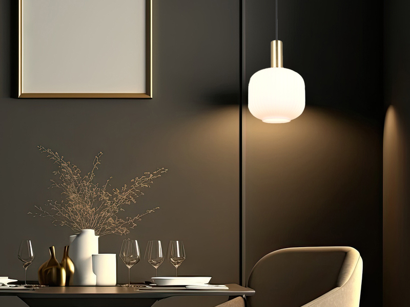 Kleine Retro Pendelleuchte 1-flammig mit Glasschirm in Weiß mit E27 LED, Ø 20cm
