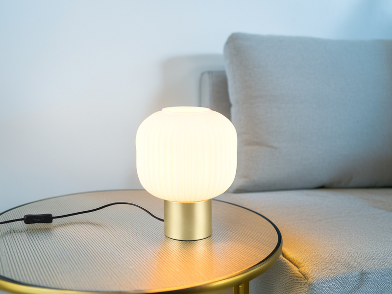Kleine Retro Tischleuchte Messing mit Glasschirm in Weiß mit E27 LED, Höhe 26cm