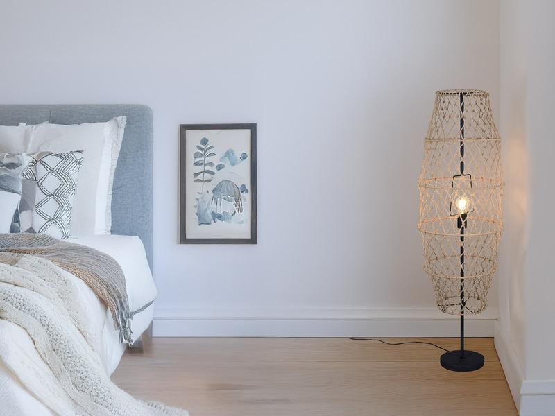 Kleine Boho Stehlampe HIVE mit Lampenschirm geflochten Hanfseil, H: 120cm