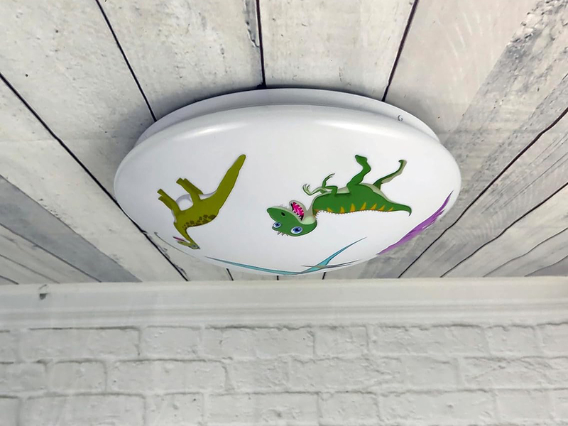 Coole LED Deckenleuchte mit Dino Motiv fürs Kinderzimmer, bunt Ø 35cm
